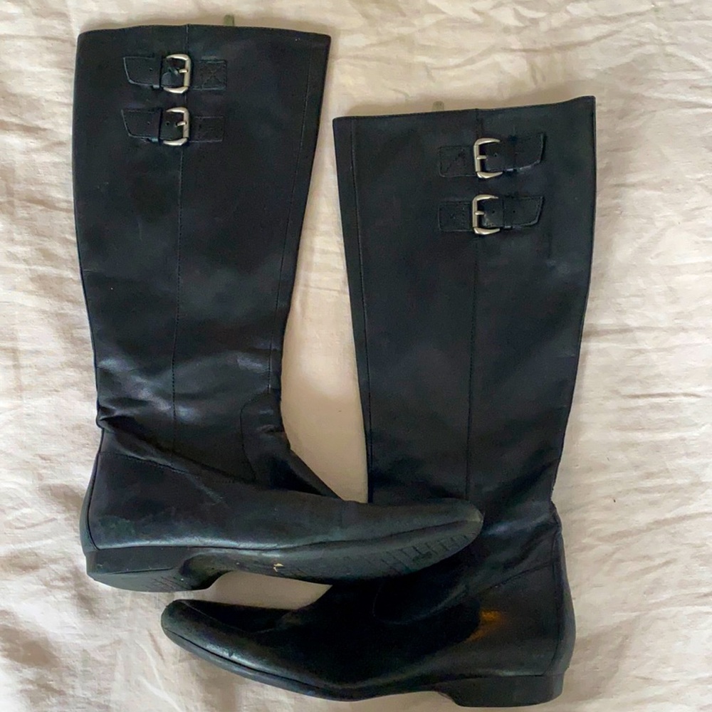 Black leather flat boots